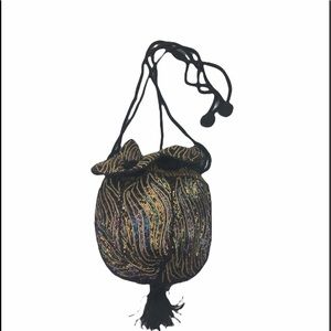 Vintage flower shaped beaded tassel shoulder bag